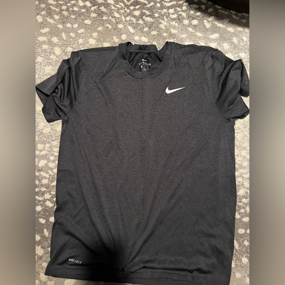 Men’s Nike tee